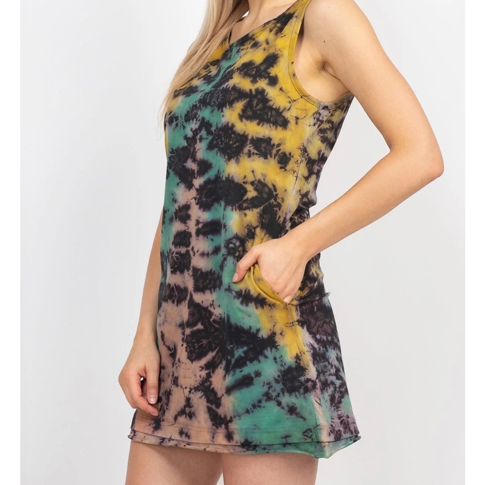 Tie-Dye Sleeveless Mini Dress - Multicolor
Excellent brand new condition